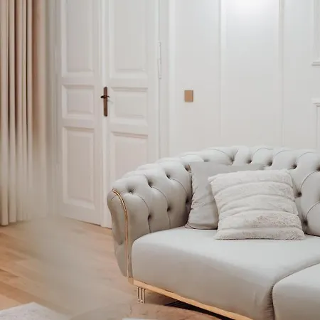 Fabulous And Fancy City Center Designer Cluj-Napoca